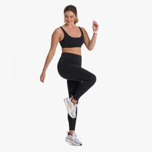 Vuori Studio Pocket Legging in Black size M